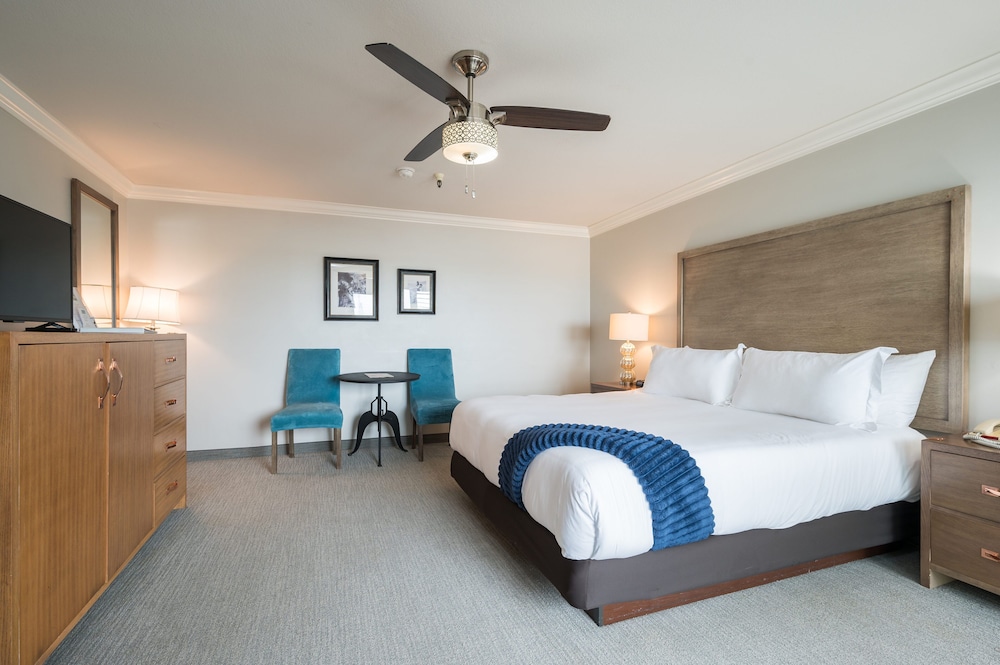 456 Embarcadero Inn & Suites - photo 11