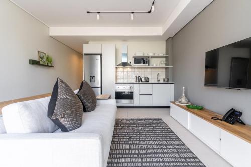 The Rose 201 2Bedroom Apartment with Rooftop Pool