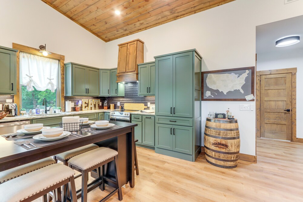 Ellijay Resort Home w Hot Tub & Fire Pit - photo 8