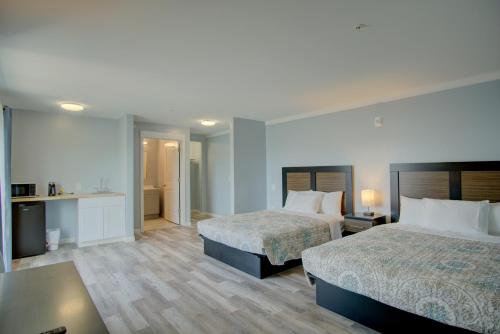 Dhimas Bayview Suites - photo 3