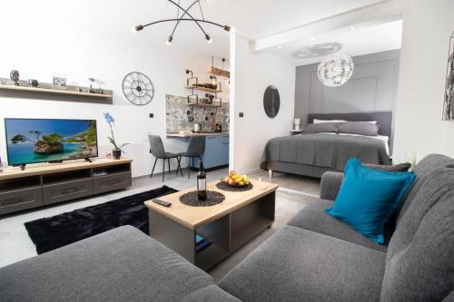 Studio apartman Orhideja — 4-Star Luxury Hotel in Vinkovci, Croatia