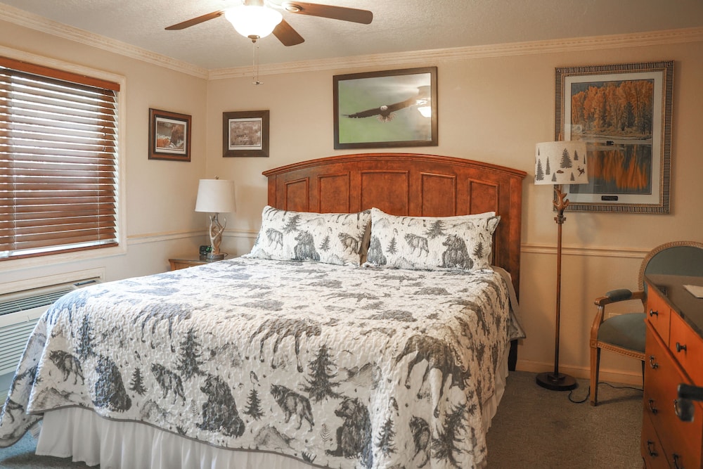 Yellowstone Gateway Inn - photo 39