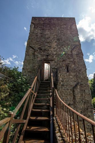 Medieval Tower Lungarno your wedding in Tuscany — hotel in Pratovecchio