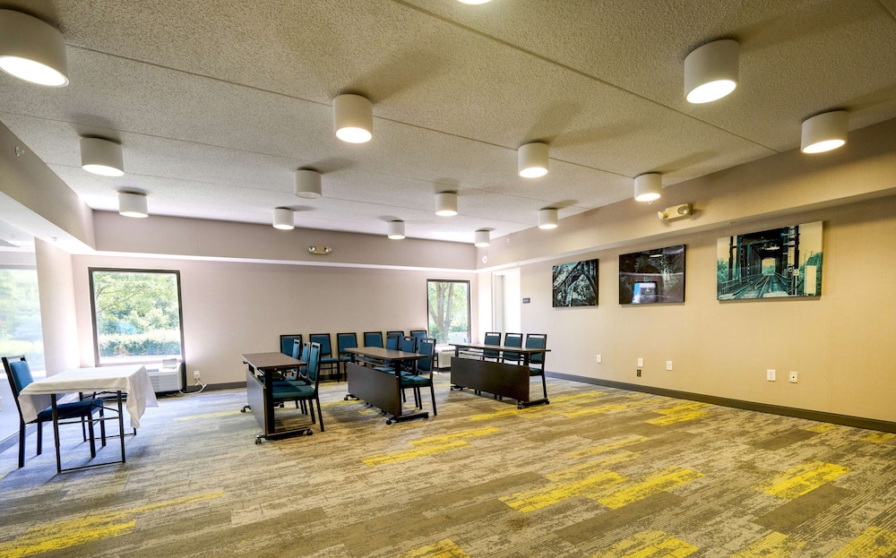 Hampton Inn Flemington - photo 39