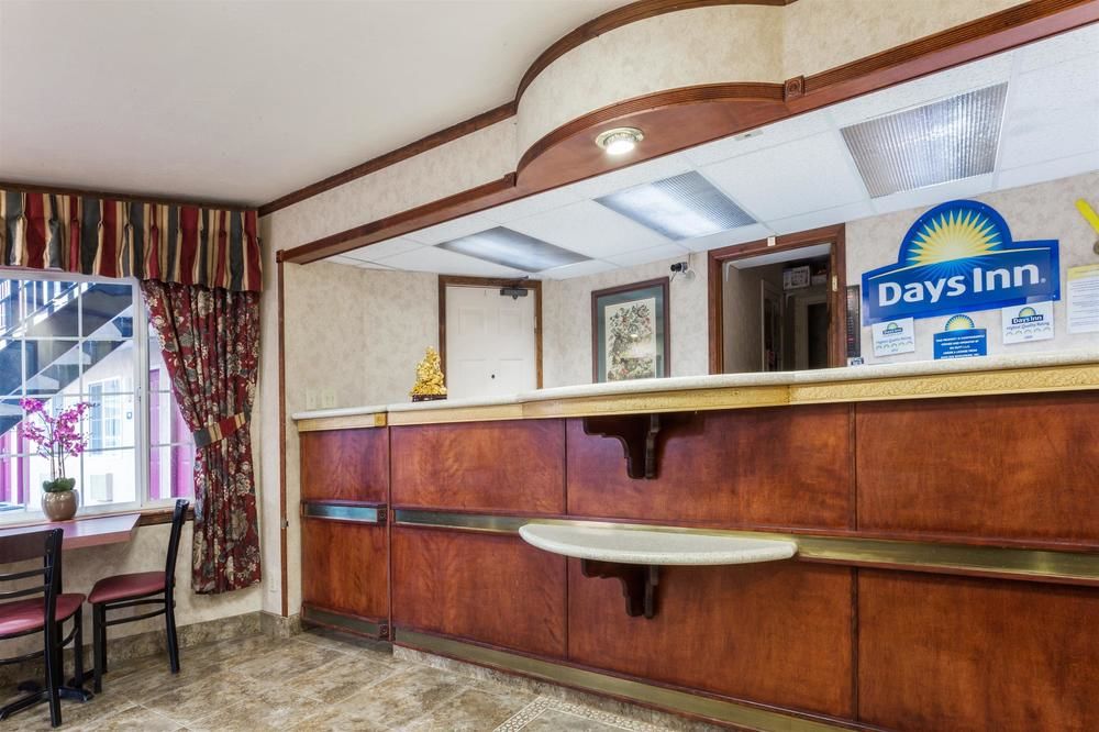 Days Inn Portland Central - photo 10