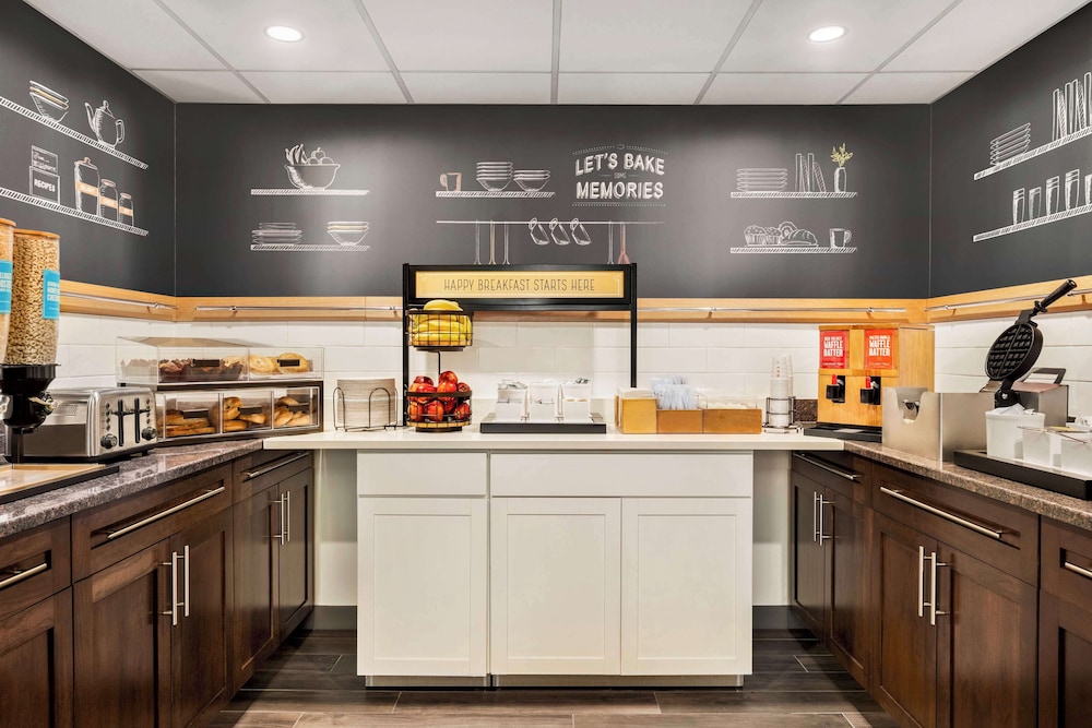 Hampton Inn Quakertown - photo 23