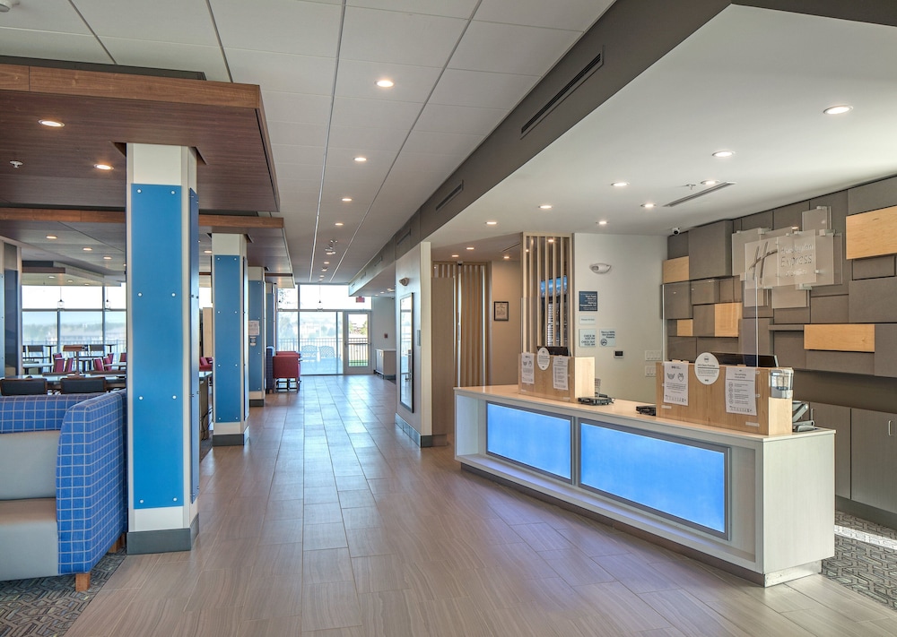 Holiday Inn Express And Suites West Omaha Elkhorn an IHG Hotel - photo 2