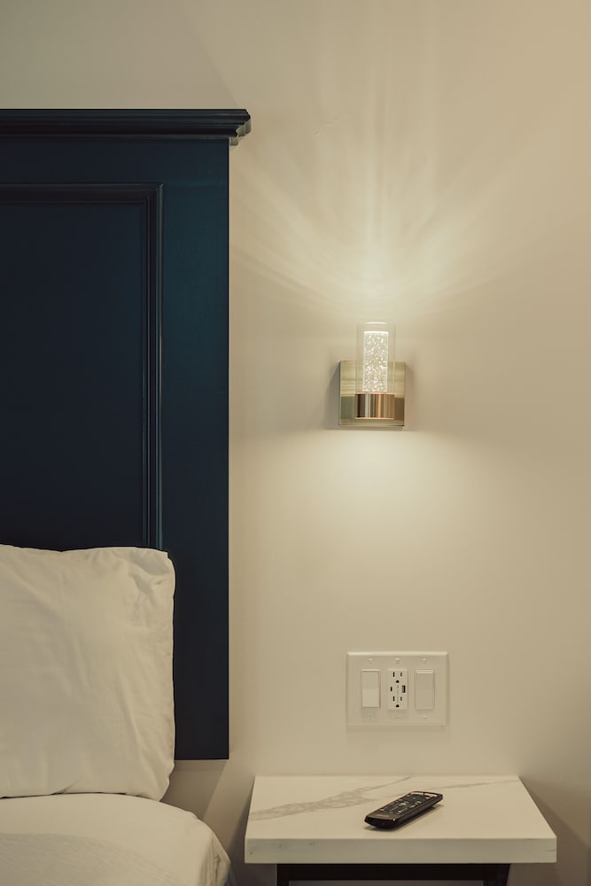 Blufftop Inn & Suites - photo 66