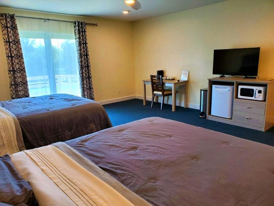 The Rivers Edge Motel - photo 5