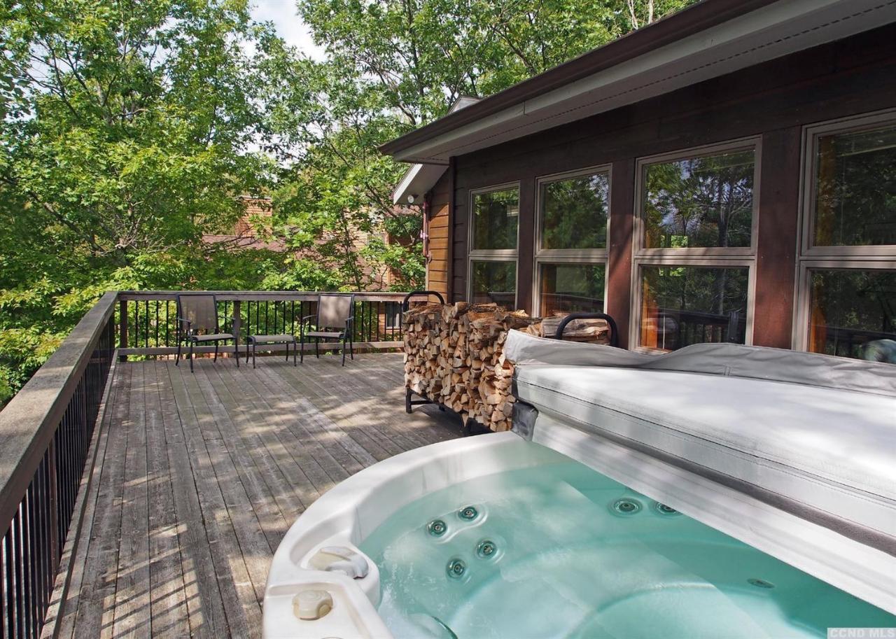 Mountaintop Lookout With Hot Tub Under The Stars — Hunter
