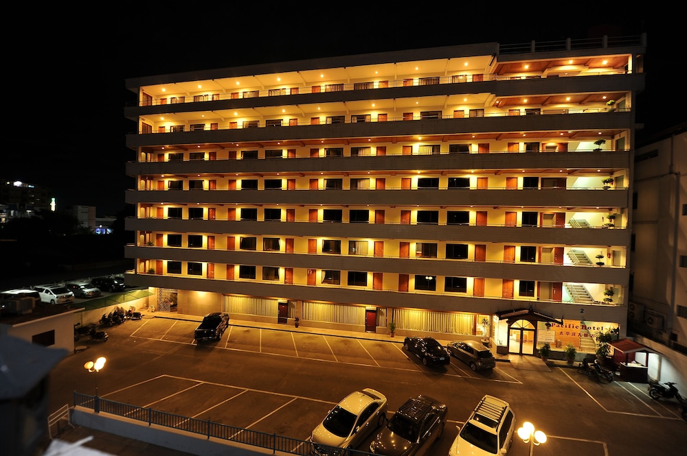 Pacific Hotel - last minute hotel in Mandalay
