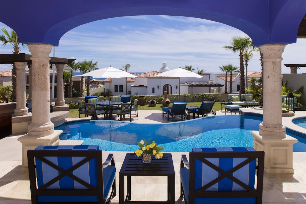 Rooftop pool