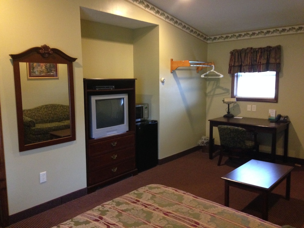 Fred's Inn - photo 4