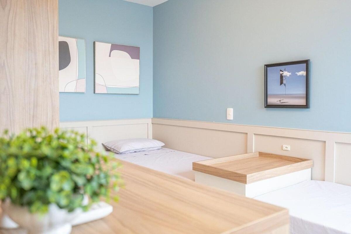 Aptos Em Bal Piçarras A150m Da Praia Dois Quartos Sala De Estar Cozinha Completa Sacada Com Churrasqueira Wi Fi Piscina Portaria 24H Playground E Quadra De Esportes