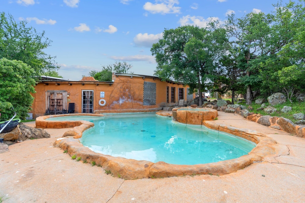 Trois Estate at Enchanted Rock - photo 12
