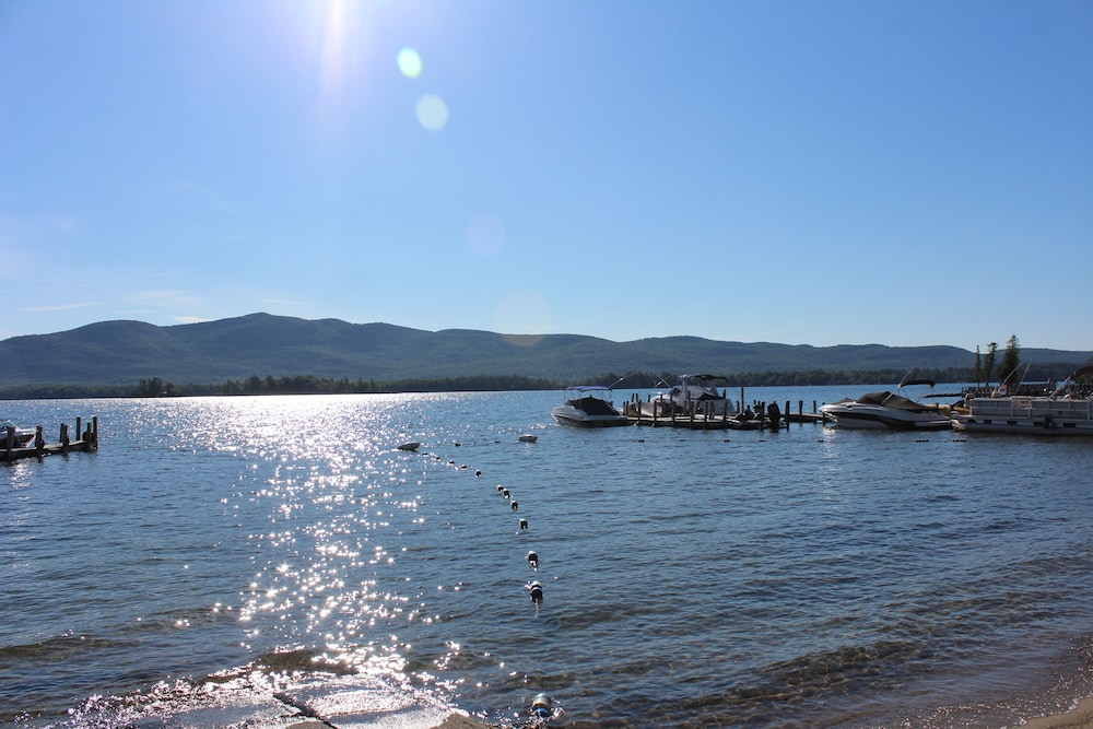 Blue Lagoon Resort - carbon neutral hotel in Glens Falls