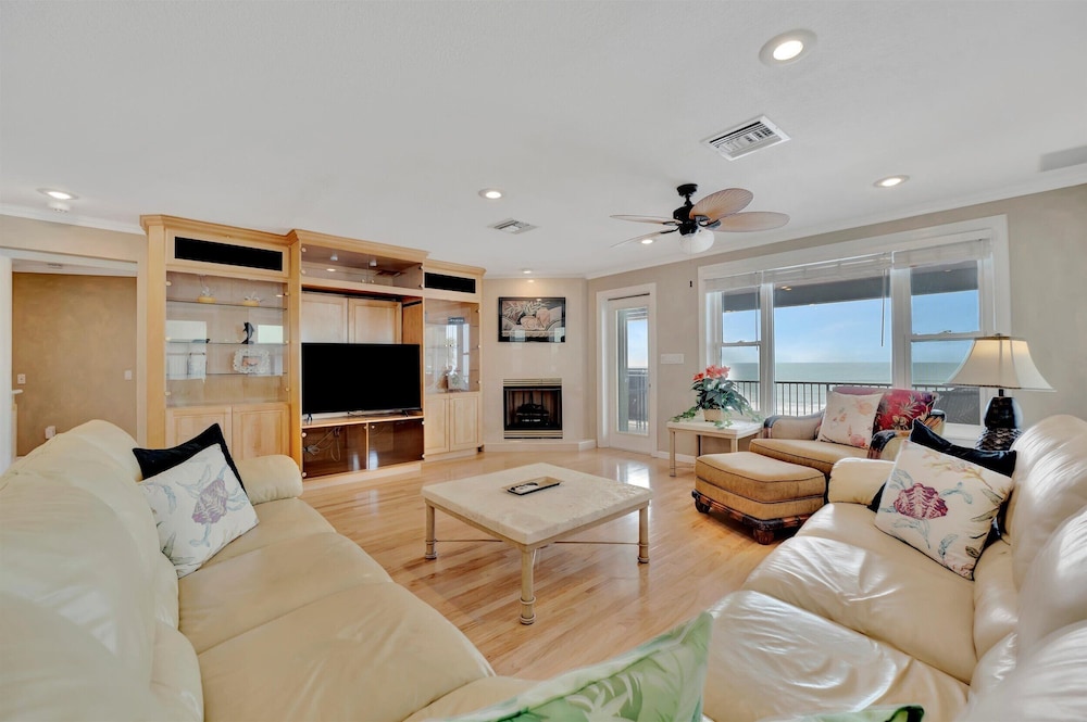 Stones Throw Beachfront Luxury Suites - photo 48
