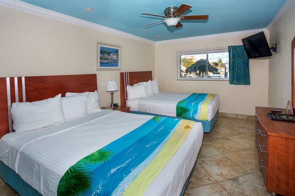 Bay Palms Waterfront Resort Hotel and Marina - photo 14