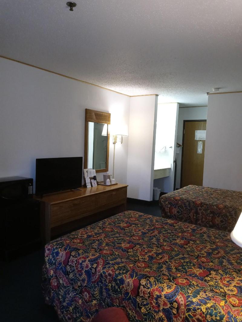 New Martinsville Inn - photo 21