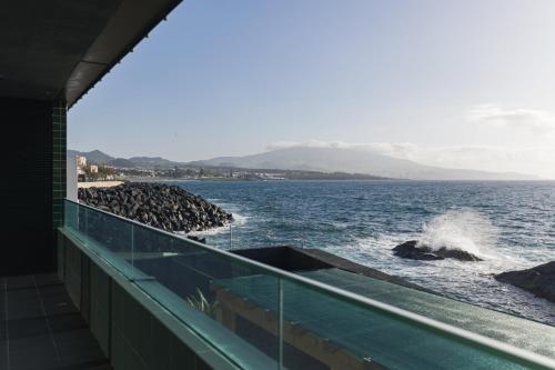 SeaLux Apartment — 4-Star Luxury Hotel in Sao Roque, Portugal