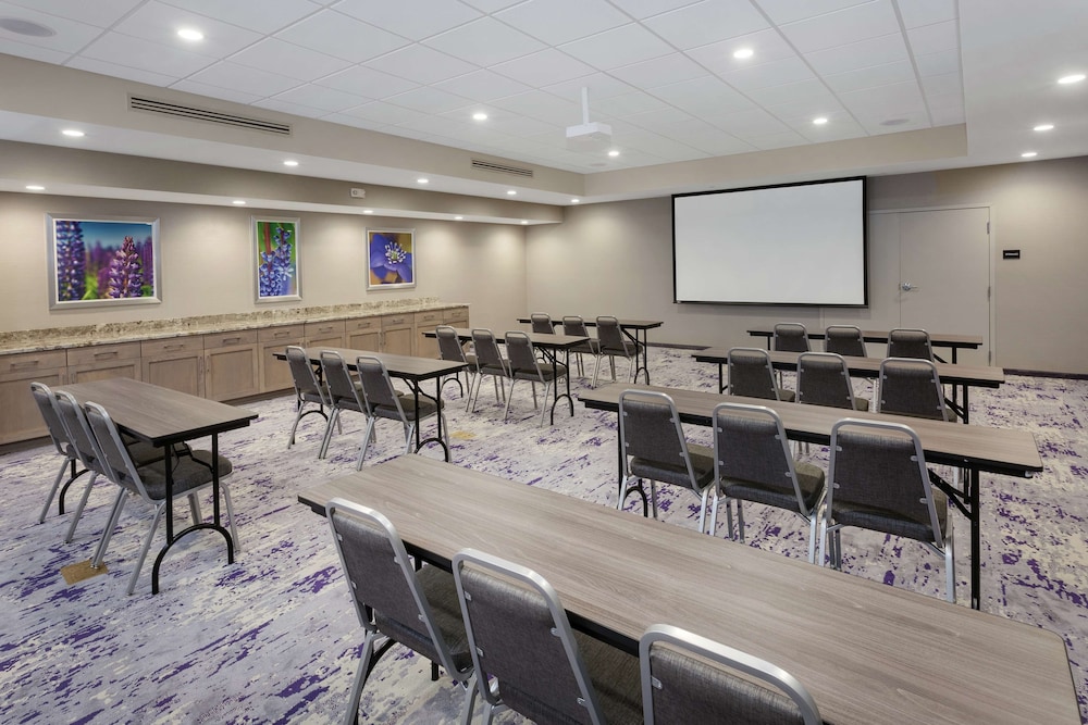 Hampton Inn & Suites Rocky Hill Hartford South - photo 58
