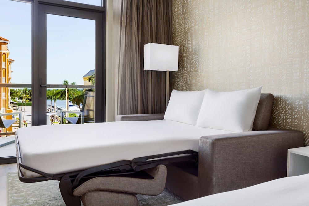 AC Hotel by Marriott Naples 5th Avenue - photo 15