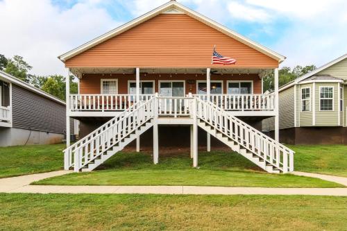 House# 50 Home Away Home — 4-Star Luxury Hotel in Centre, United States