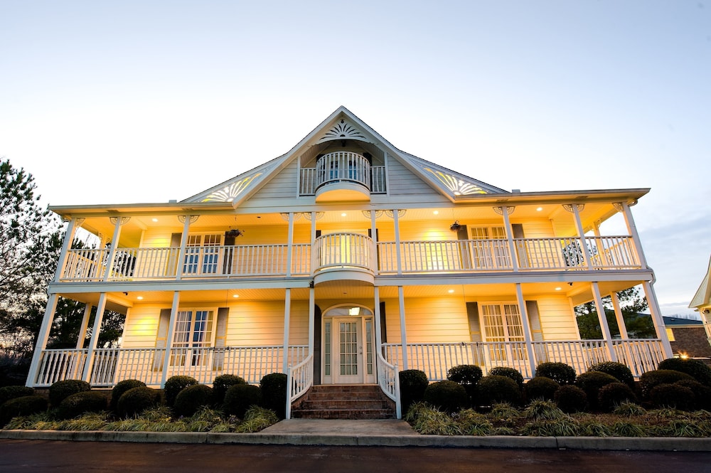 Plantation Oaks Suites & Inn — hotel in Millington