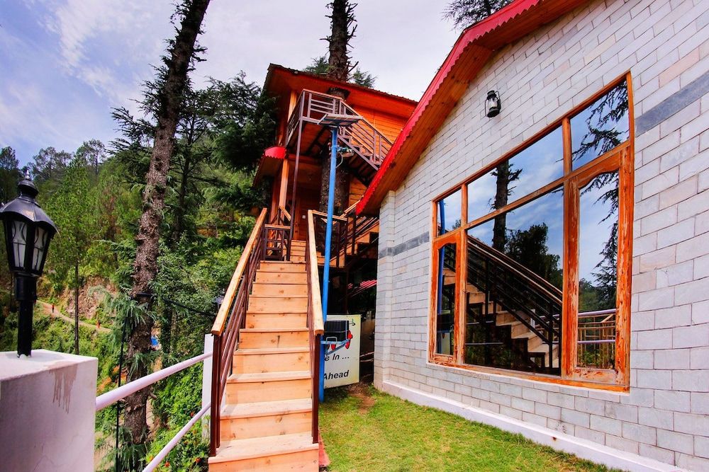 Village Live In Resort in Chail, India