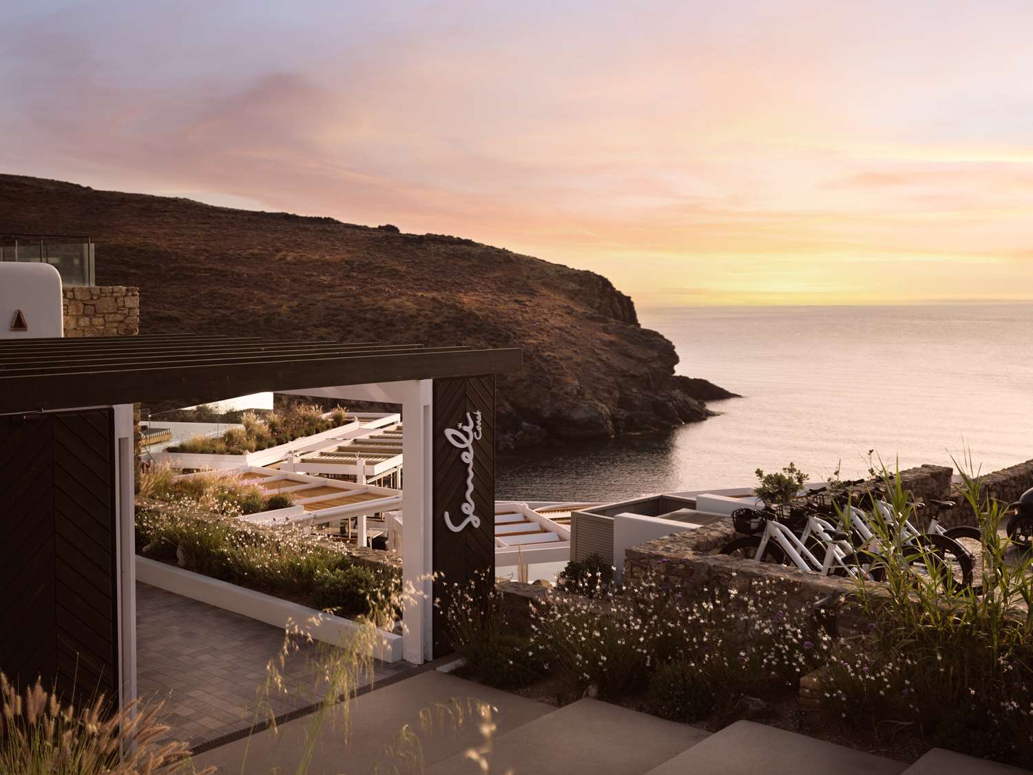 Semeli Coast Mykonos Curio Collection by Hilton — 5-Star Luxury Hotel in Mykonos, Greece