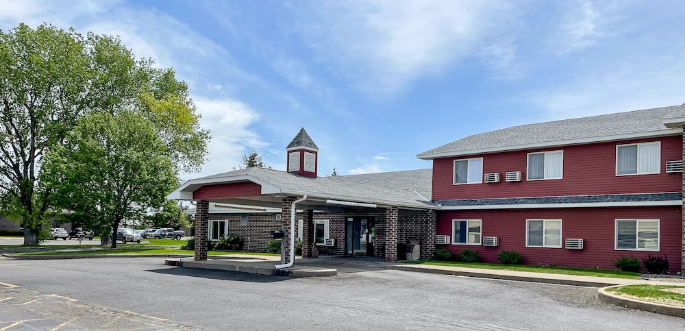 Hudson Inn & Suites - photo 35