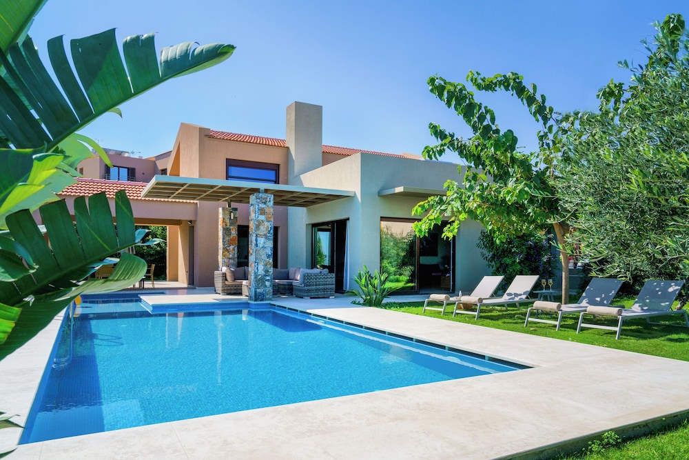 Olimpia Villas I Luxury villas with private pools — 4-Star Luxury Hotel in Georgioupolis, Greece