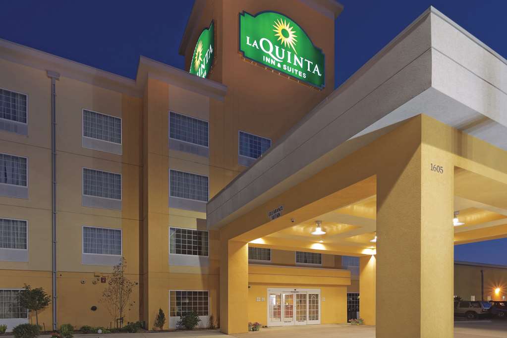 La Quinta Inn & Suites by Wyndham Minot - featured photo