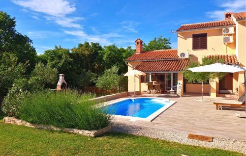 Holiday Home Marcana Filipana — 4-Star Luxury Hotel in Marcana, Croatia