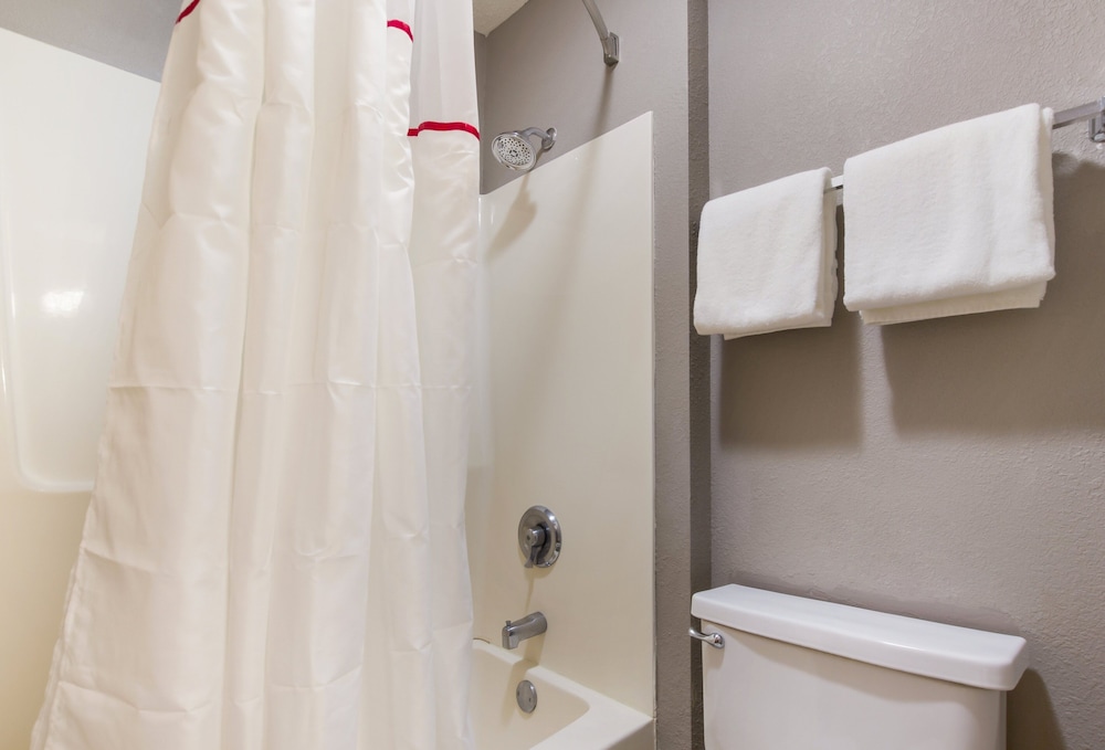 Red Roof Inn Lawrenceburg - photo 26