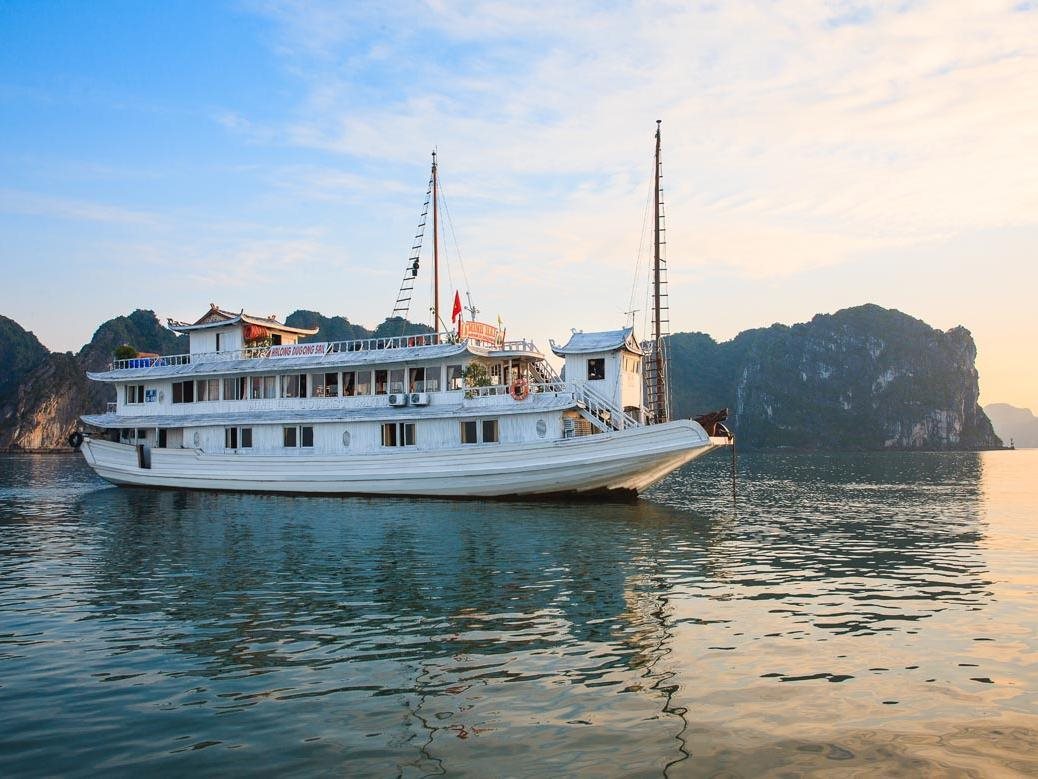Halong Dugong Sail - last minute hotel in Ha Long