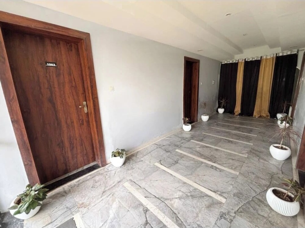Hotel Dhana Lakshmi Bliss — Dewas