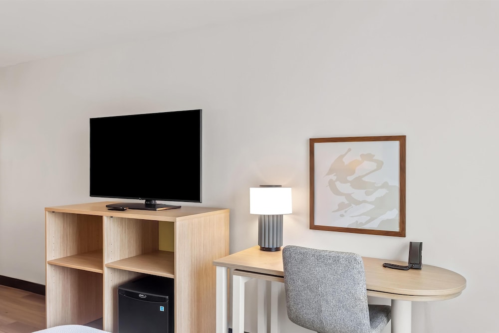 Spark by Hilton Oak Forest - photo 27
