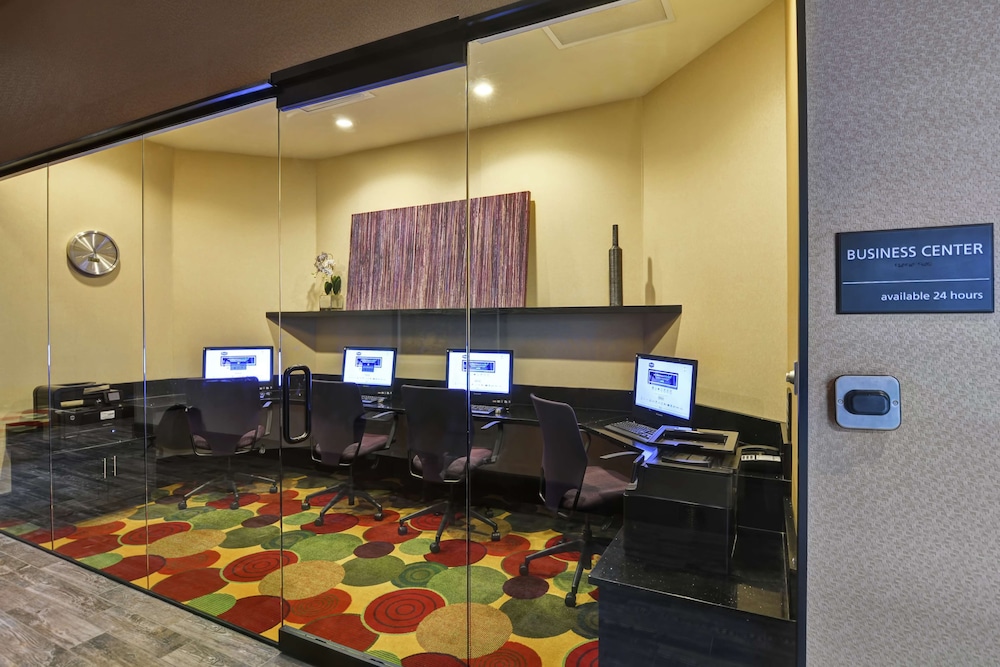 Hampton Inn & Suites Raleigh Crabtree Valley - photo 59