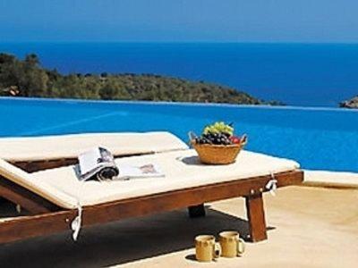 Villa Iliana — 4-Star Luxury Hotel in Skiathos, Greece
