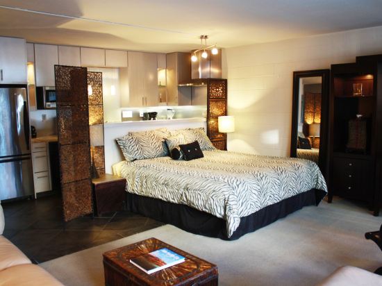 International Hotel and Suites - photo 15