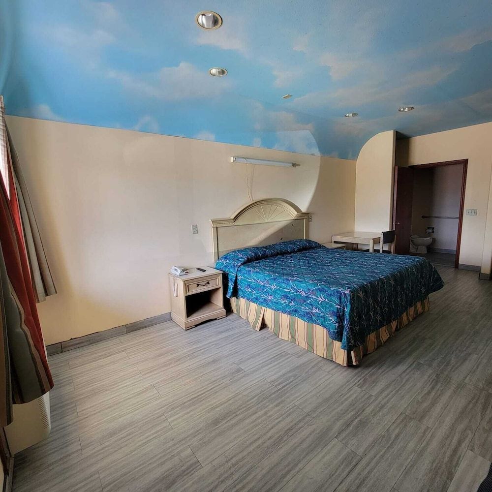 Woodland Inn & Suites - photo 9