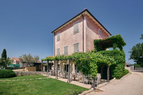 Winery Cuj Bed & Breakfast — 4-Star Luxury Hotel in Buje, Croatia