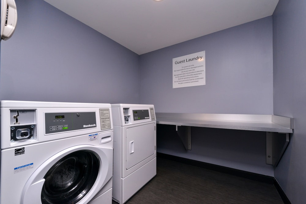 Holiday Inn Hotel & Suites Farmington Hills Detroit NW by IHG - photo 24