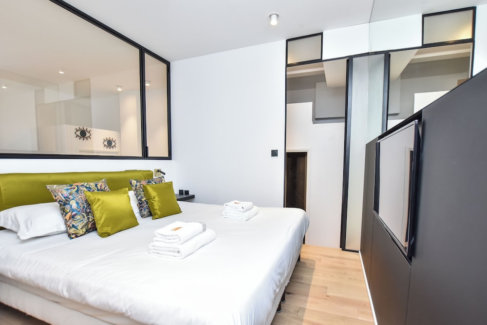Résidence Paris ANJOU - last minute hotel in Paris