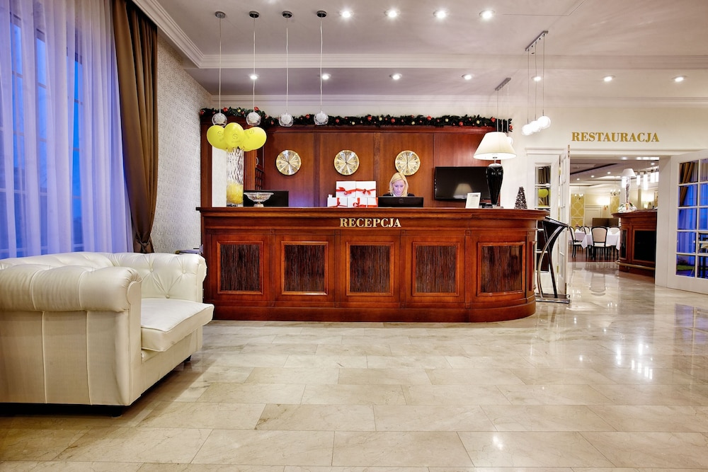 Hotel Splendor — Stare Babice — photo 3