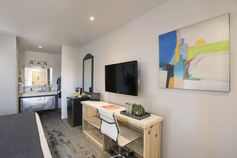 The Sage Hotel - photo 11