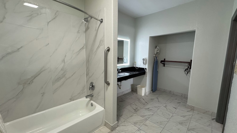 Sunbridge Inn and Suites - photo 47