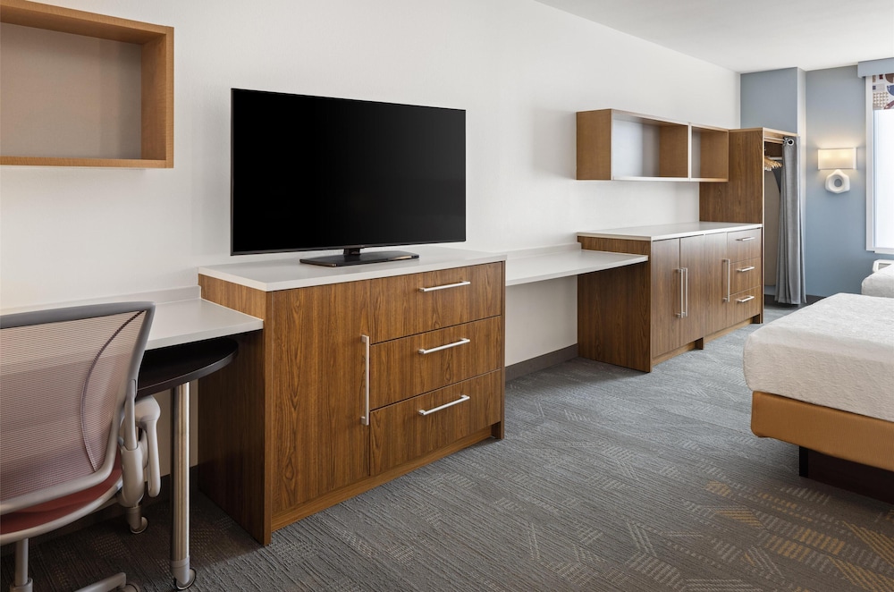 Home2 Suites by Hilton Roseville Minneapolis - photo 8