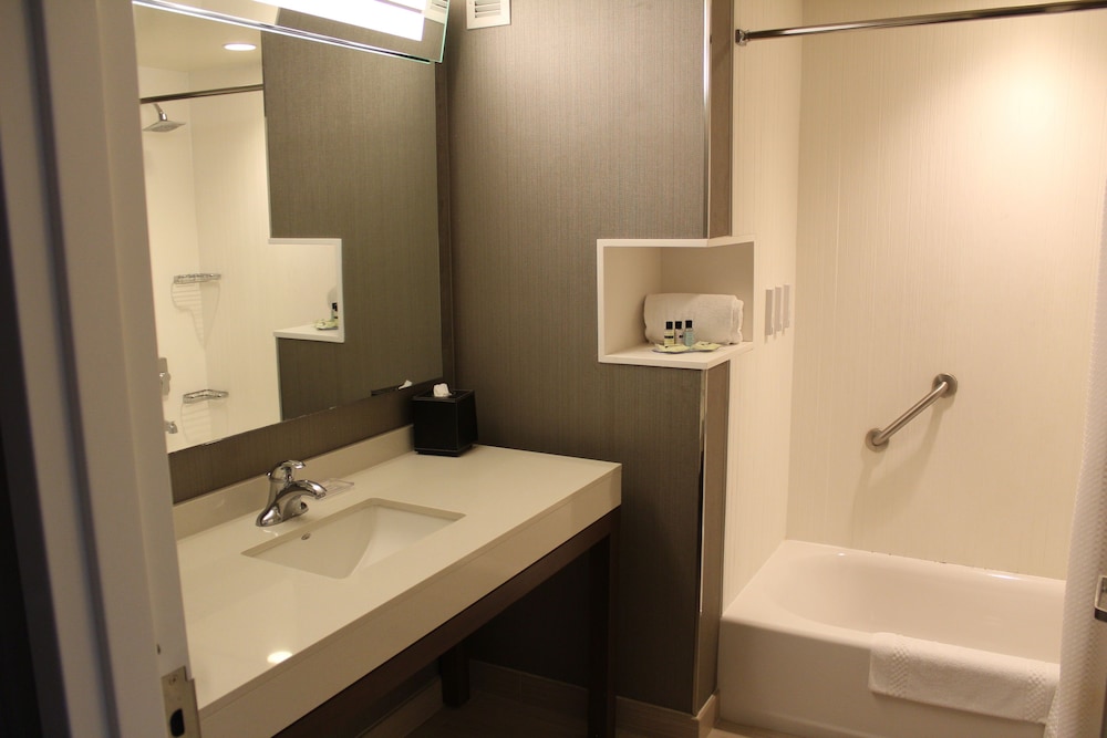 Courtyard Muncie at Horizon Convention Center - photo 31